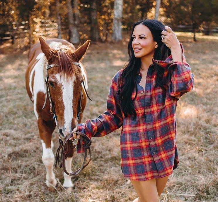 Sara Evans Heats up the Summer at The Newberry