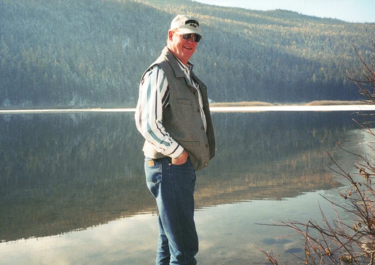 Obituary of Douglas Dean Dubois