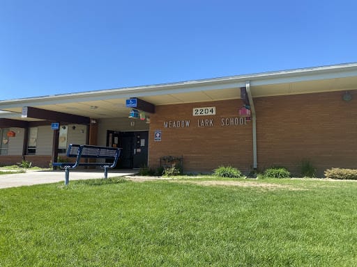 Meadowlark Elementary Gets Creative to Raise Funds For Their Library