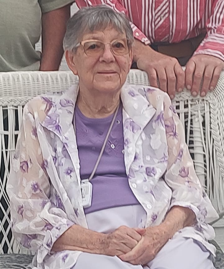 Obituary of Juanita Deck